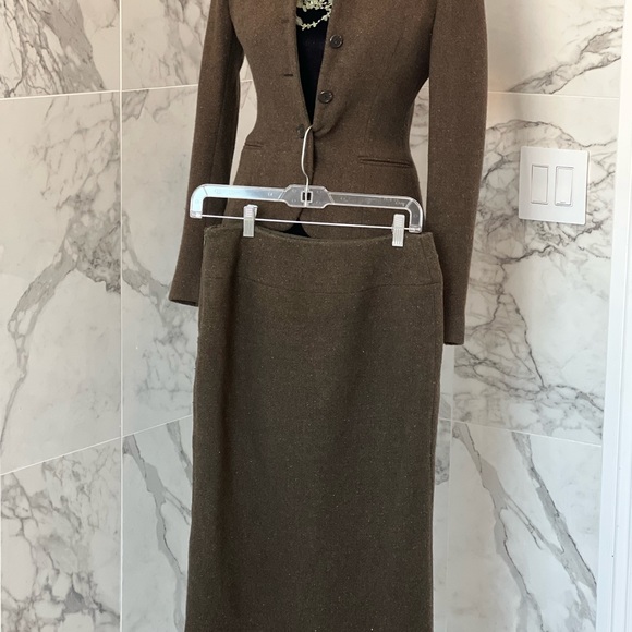Ralph Lauren wool skirt suit made in Italy - Picture 6 of 14